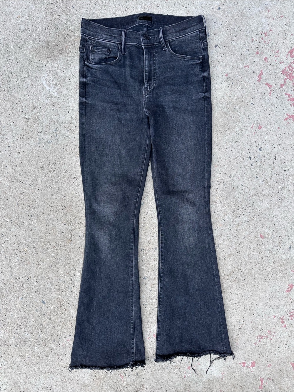MOTHER The Weekender Fray Jeans Sz 26 Night Shadow Wash Flare Black Gray USA